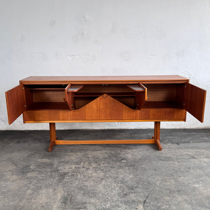 McIntosh of Kirkcaldy "Envelope" Teak Sideboard, 1970s
