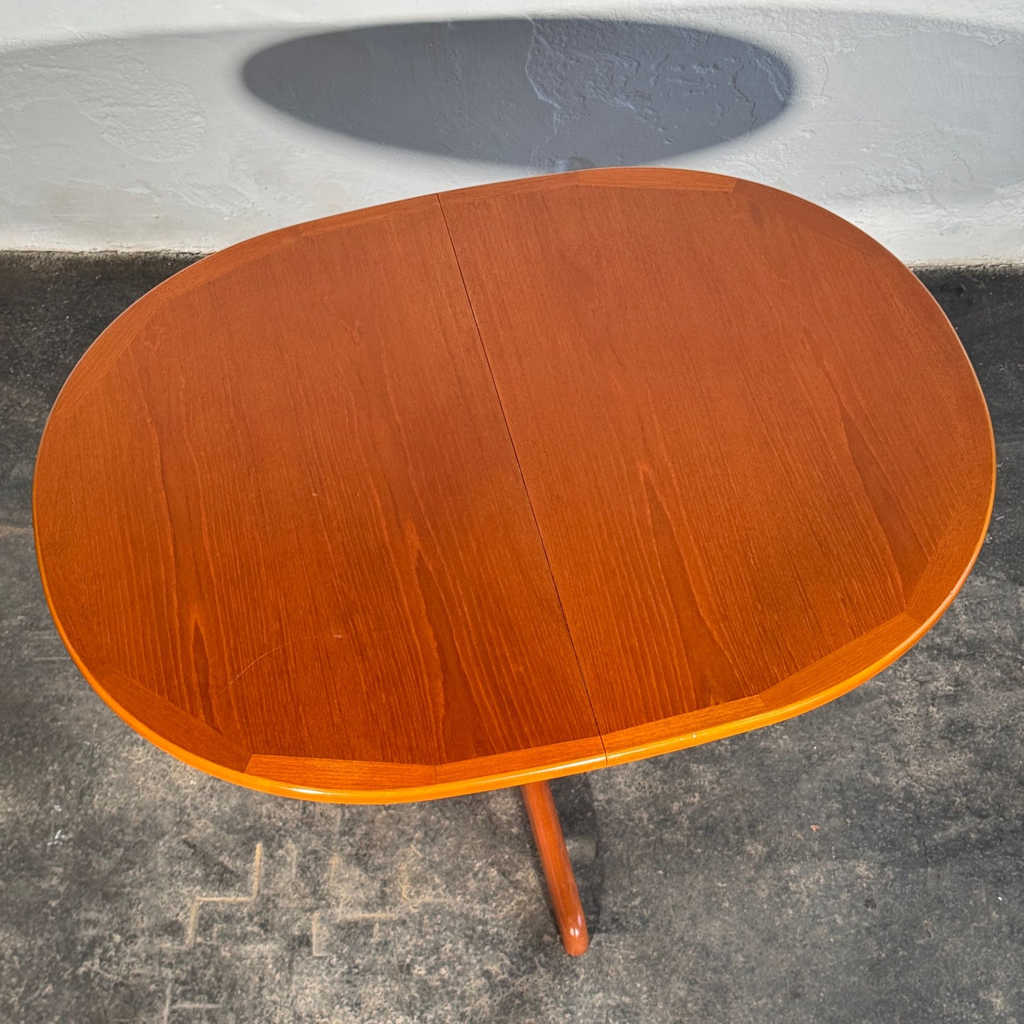British Oval Extendable Teak Dining Table, 1960s