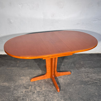 British Oval Extendable Teak Dining Table, 1960s