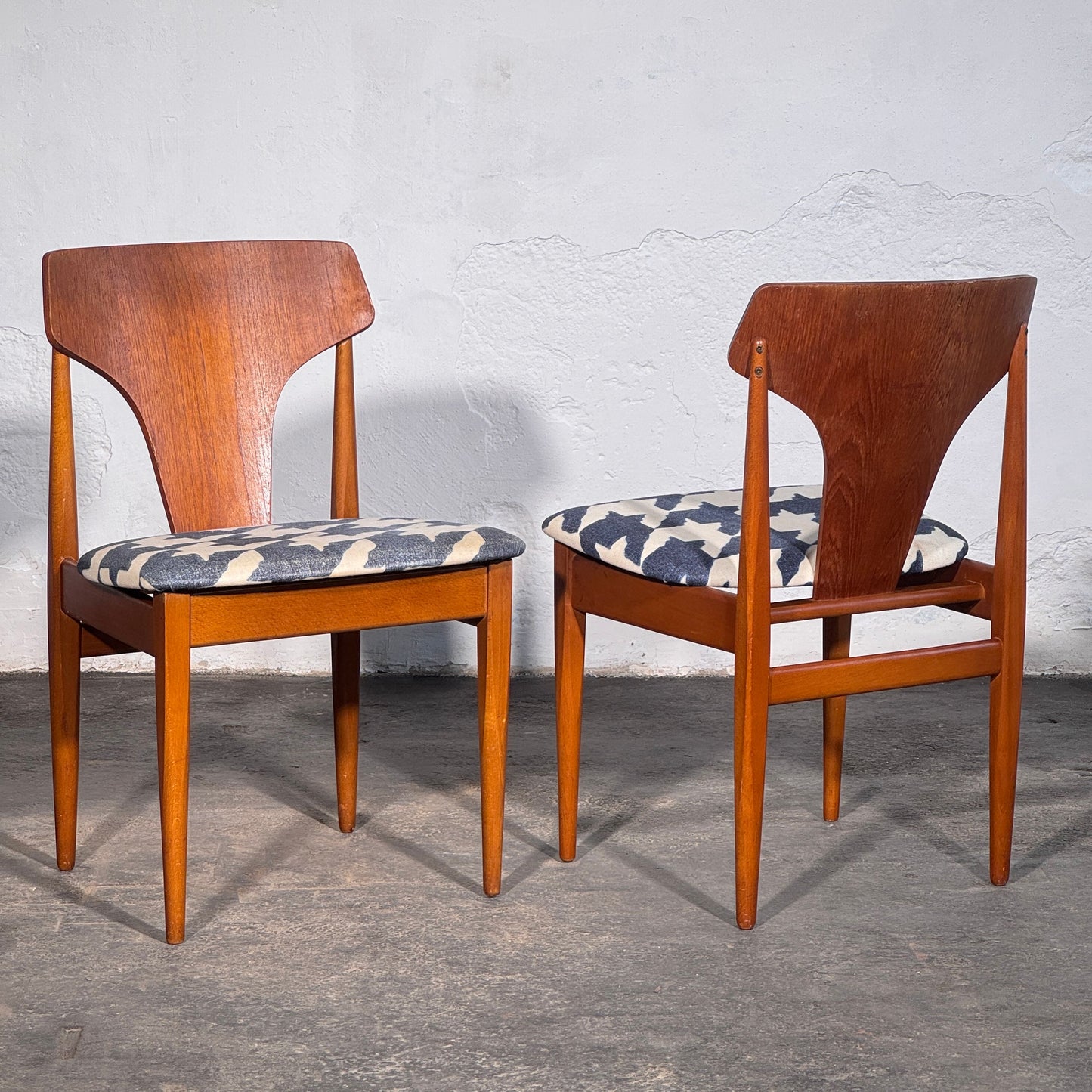Set of 4 Elliotts of Newbury Teak Dining Chairs, 1960s