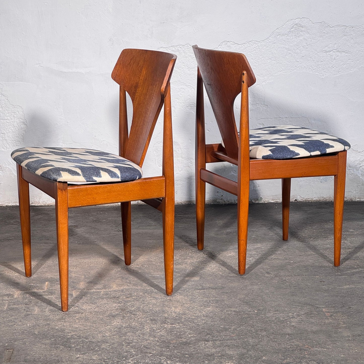 Set of 4 Elliotts of Newbury Teak Dining Chairs, 1960s