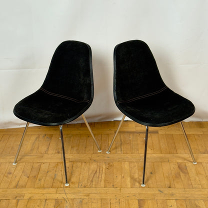 Vintage Herman Miller DSX Fiberglass Chair by Ray & Charles Eames, 1971 — Mid-Century Modern Icon, Black Upholstery