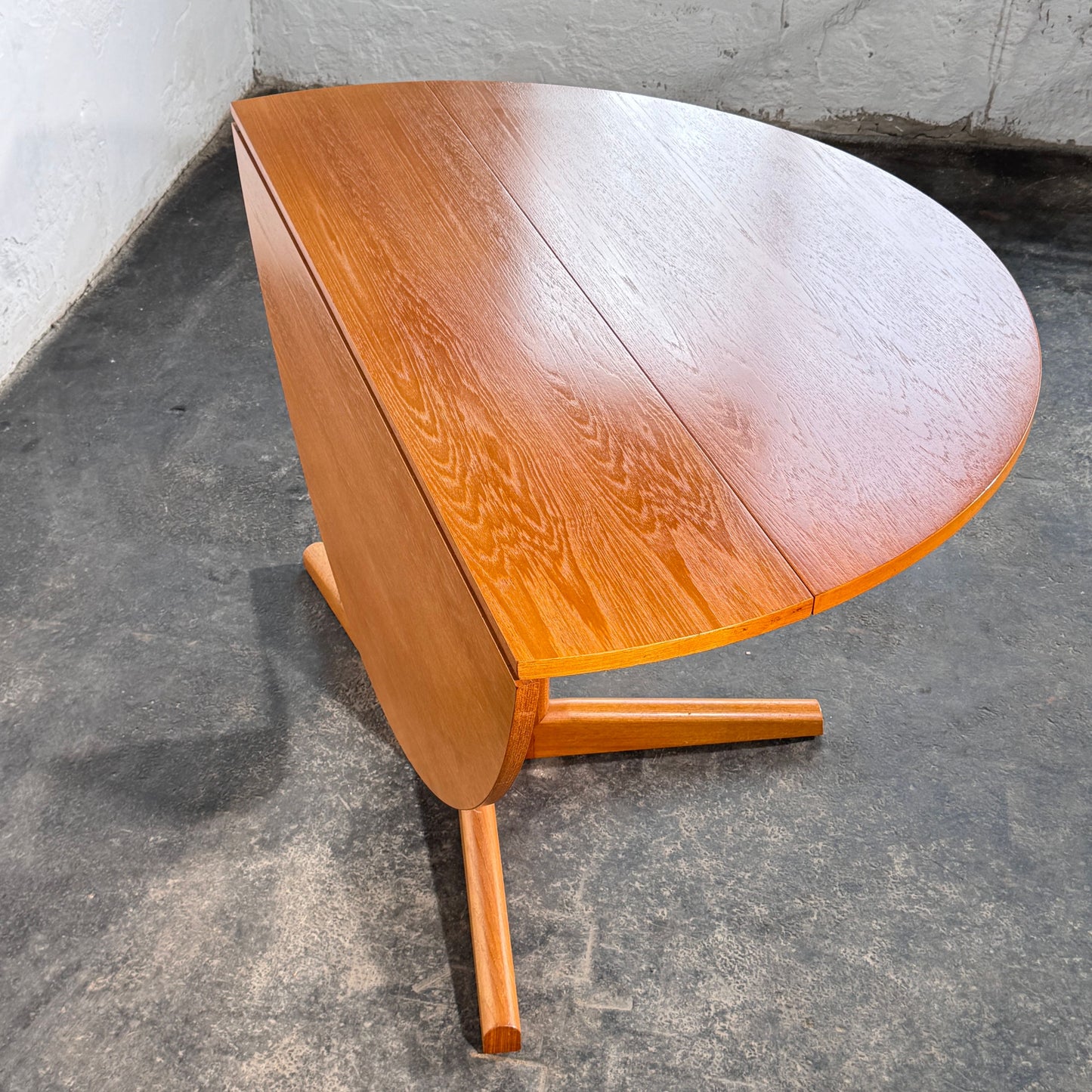 Drop Leaf Round Dining Table, 1960s