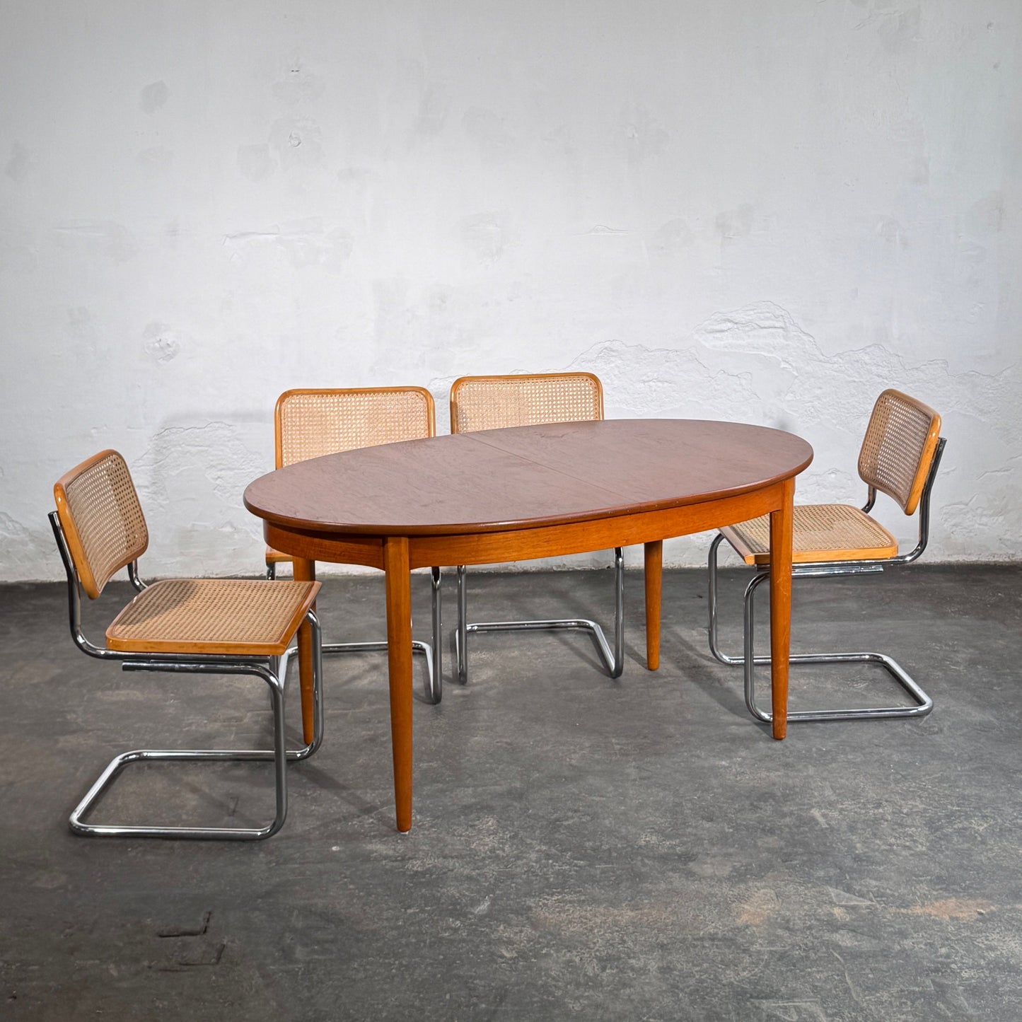 British Oval Extendable Teak Dining Table, 1960s