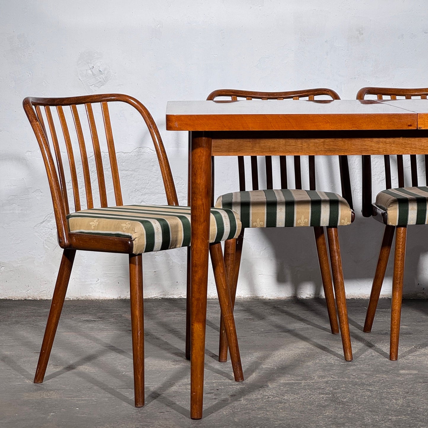 Jitona Dining Set – Table and 4 Chairs, 1960s