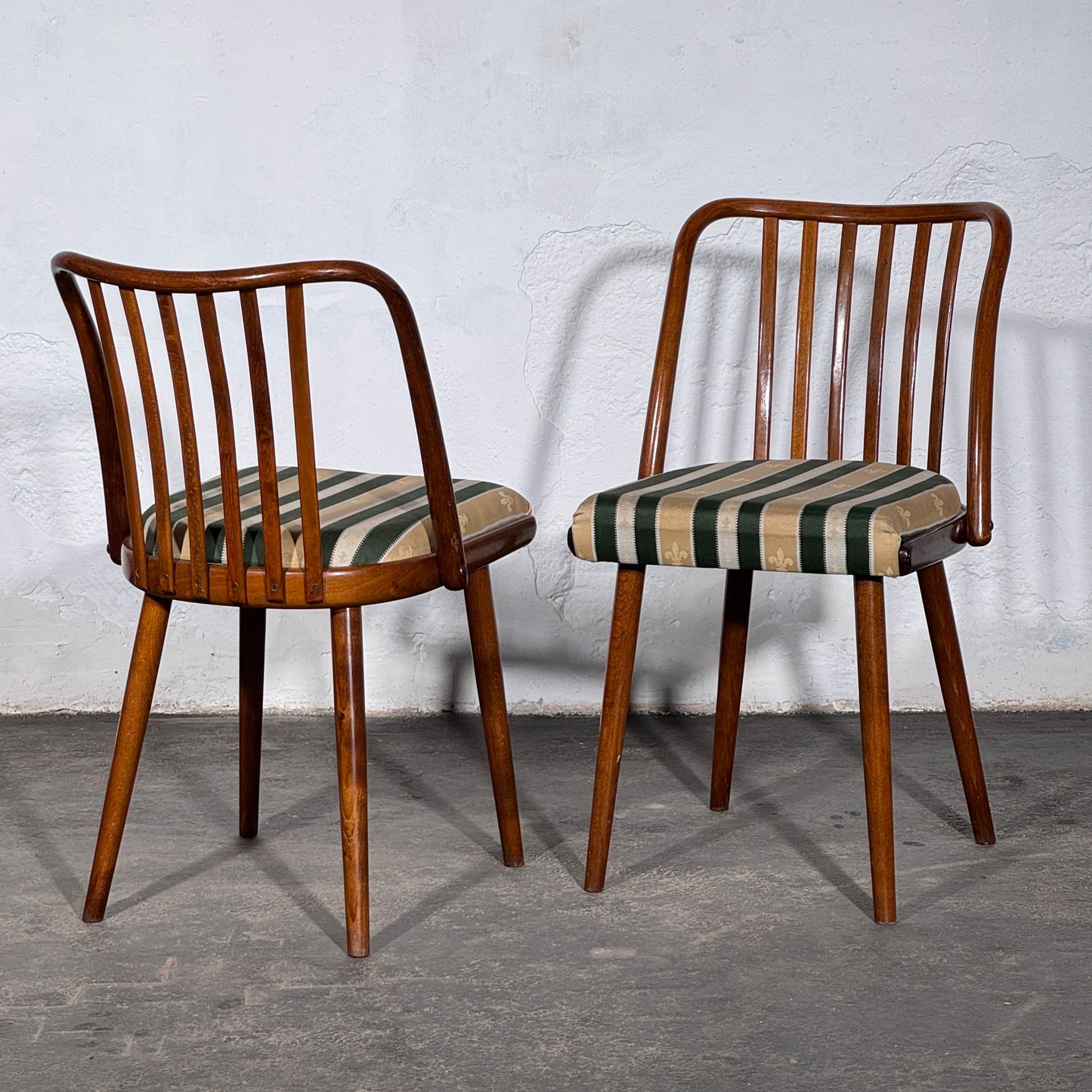 Jitona Dining Set – Table and 4 Chairs, 1960s