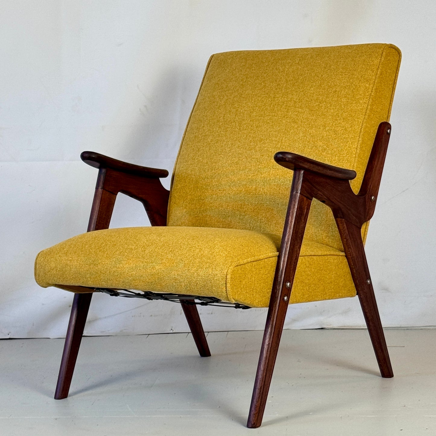 Pair of Fully Refurbished Yugoslav Armchairs, 1960s — Mid-Century Modern Lounge Chairs