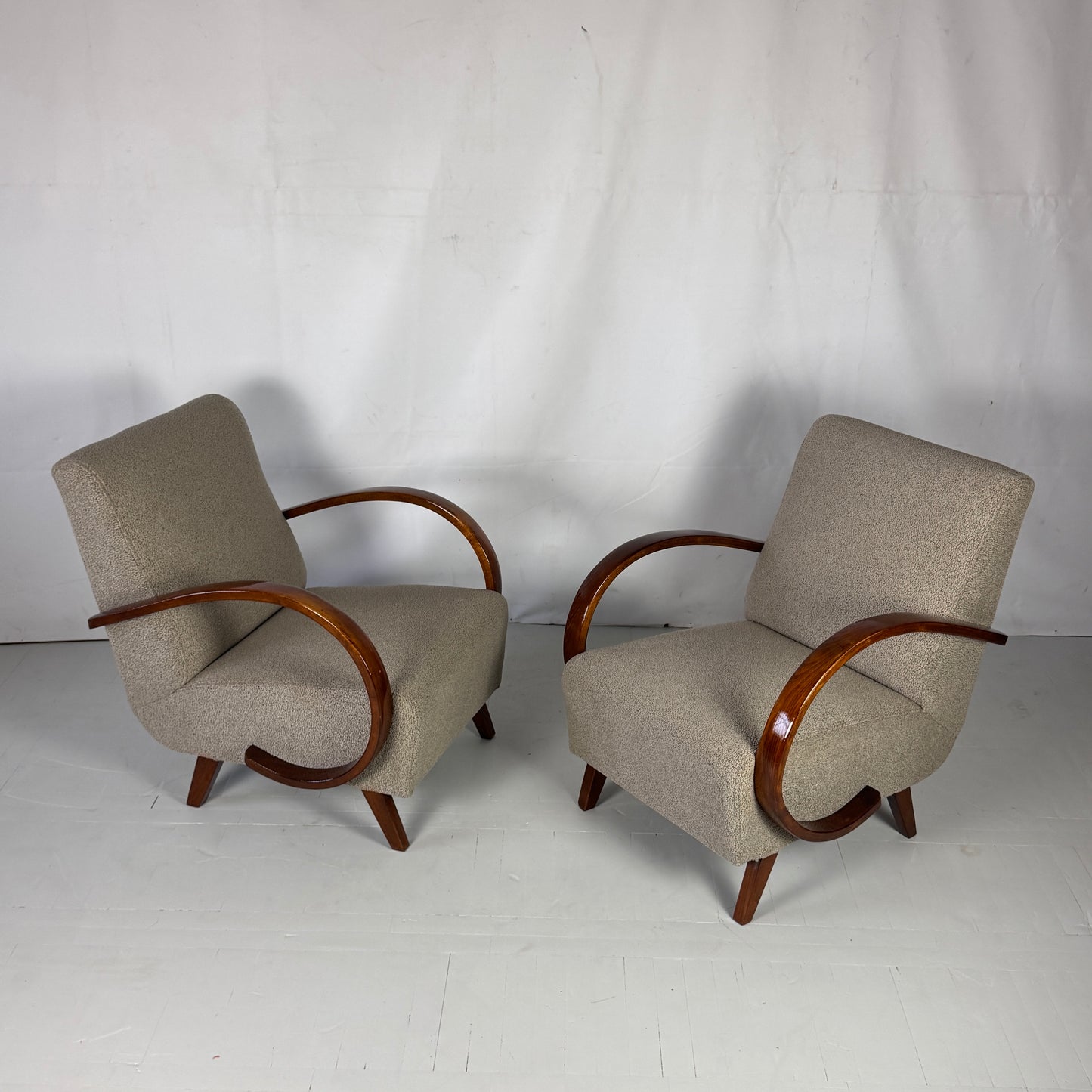 Pair of Jindřich Halabala H-410 Armchairs, Czechoslovakia, 1930s