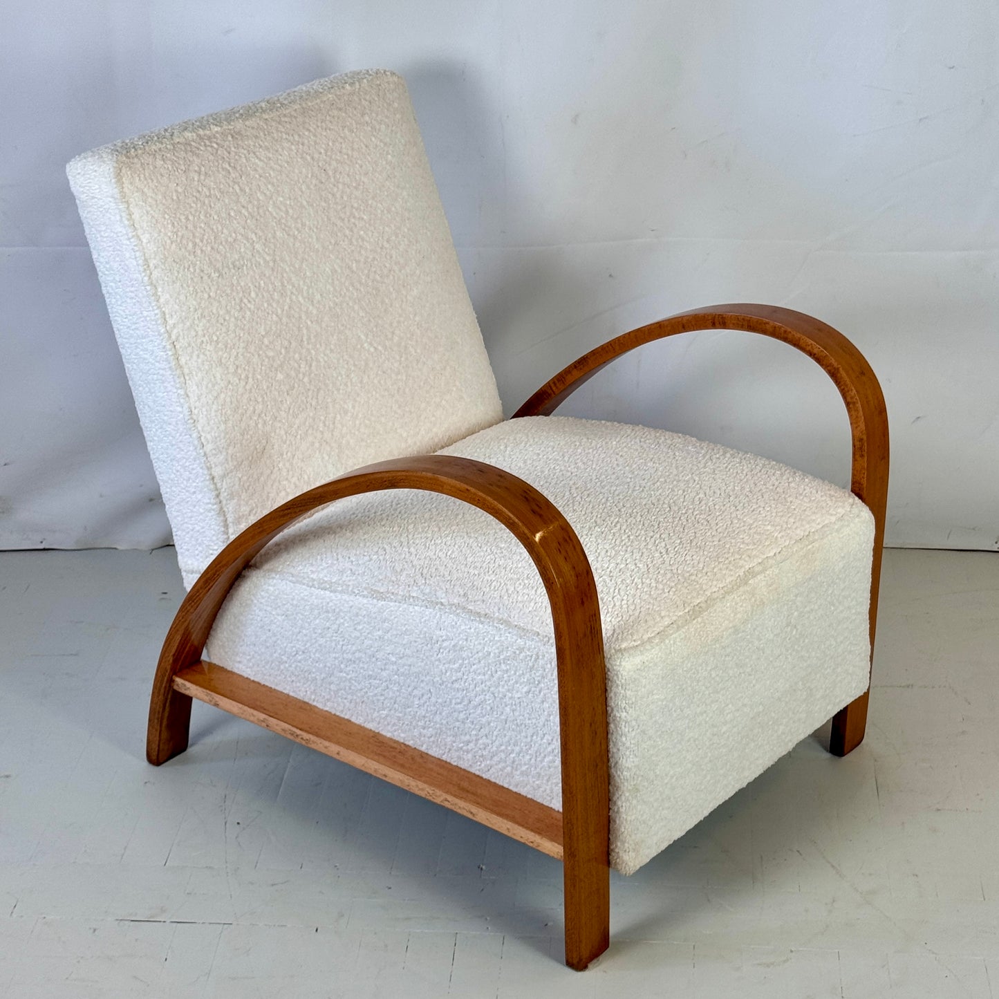Pair of French Art Deco Armchairs with White Bouclé Fabric, 1930s