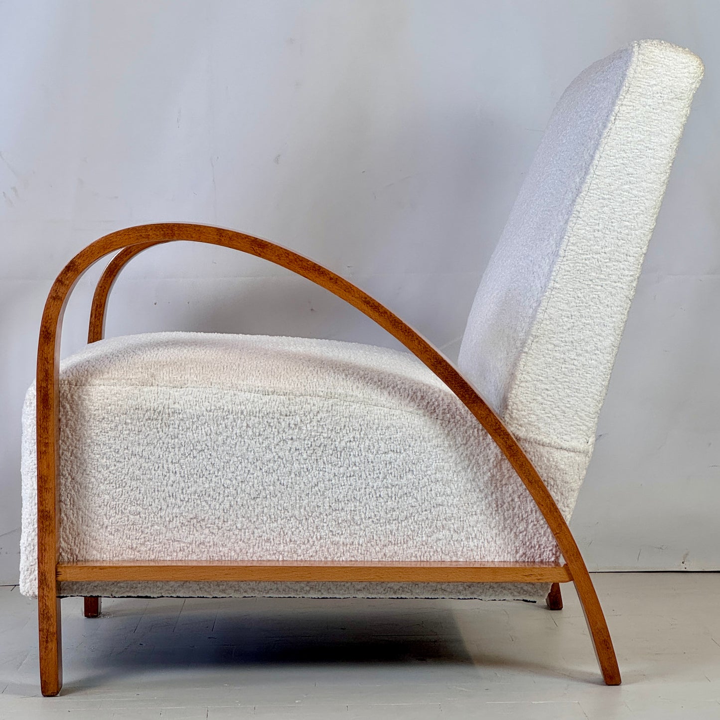 Pair of French Art Deco Armchairs with White Bouclé Fabric, 1930s