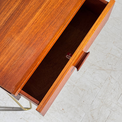 Pair of G Plan “Quadrille” Bedside Tables on Hairpin Legs, 1960s