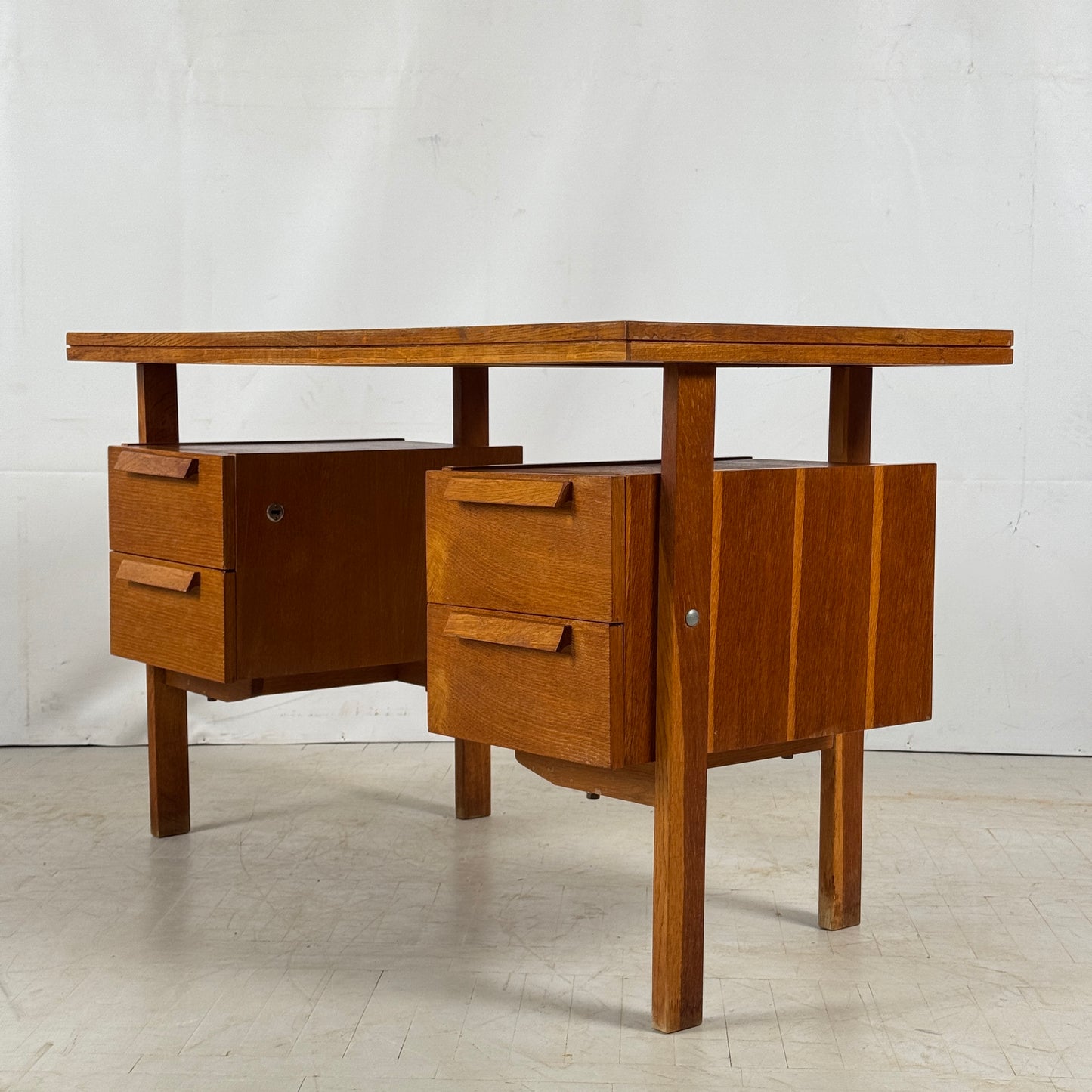 Hungarian Mid-Century Oak Desk, 1960s