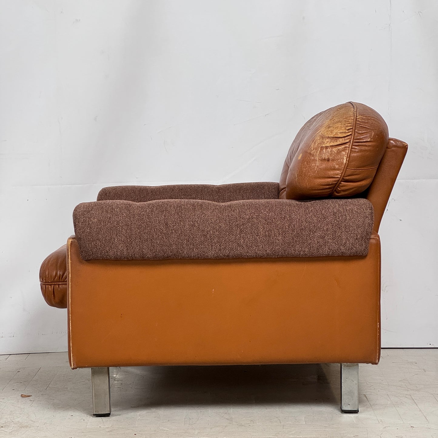Hungarian Leather Armchairs, 1960s – Mid-Century Hungarian Design