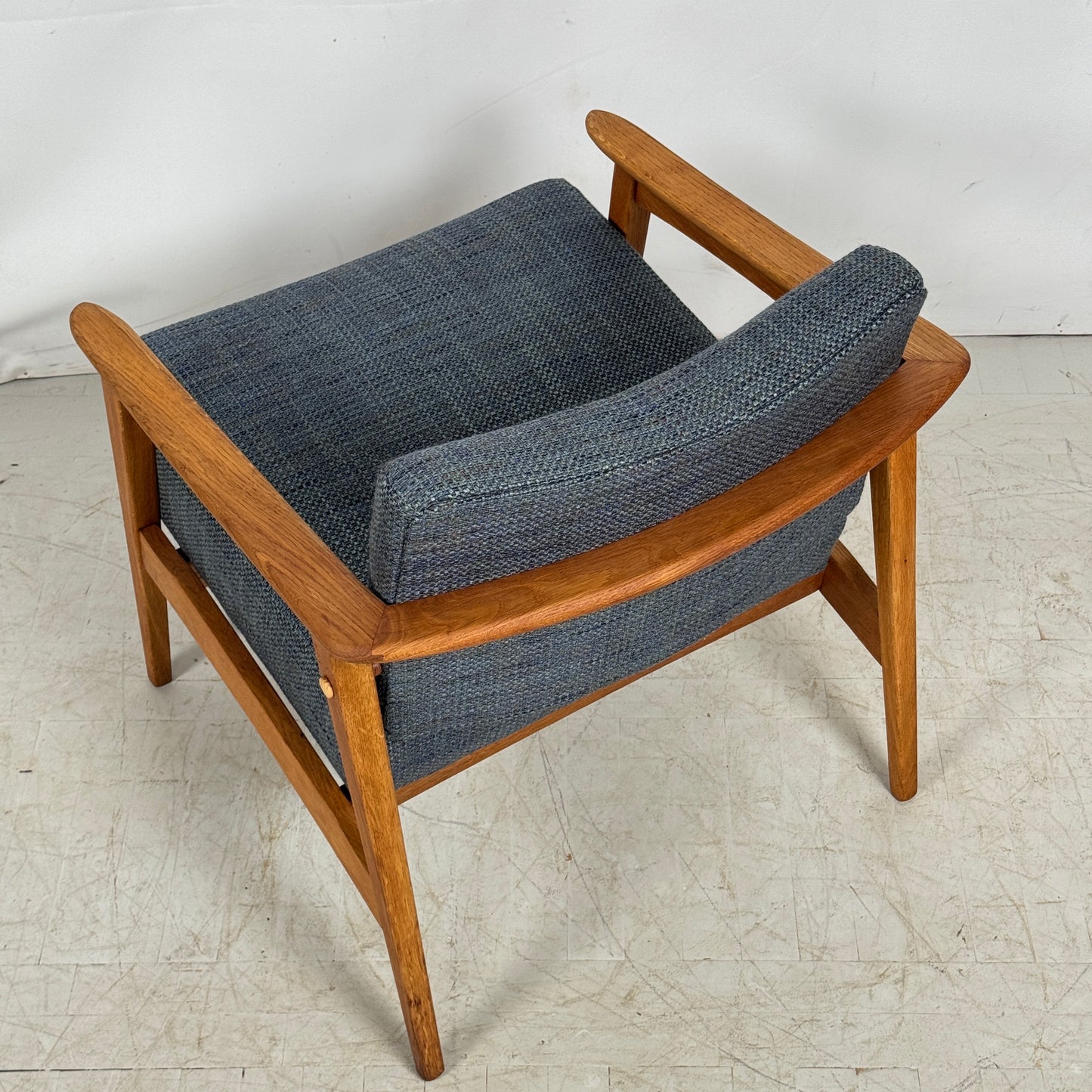 Pair of Fully Refurbished MCM Armchairs, 1960s – Mid-Century Modern