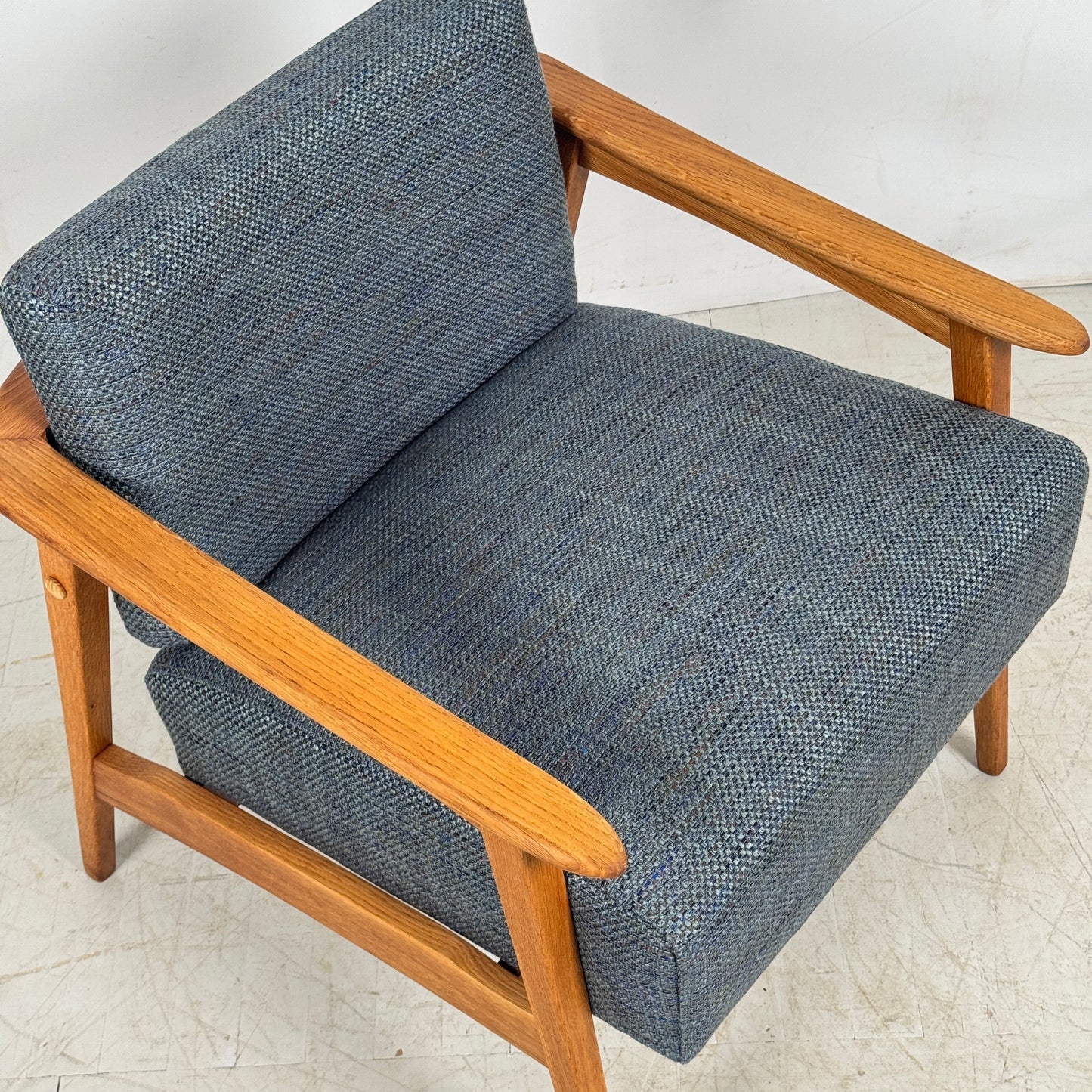 Pair of Fully Refurbished MCM Armchairs, 1960s – Mid-Century Modern