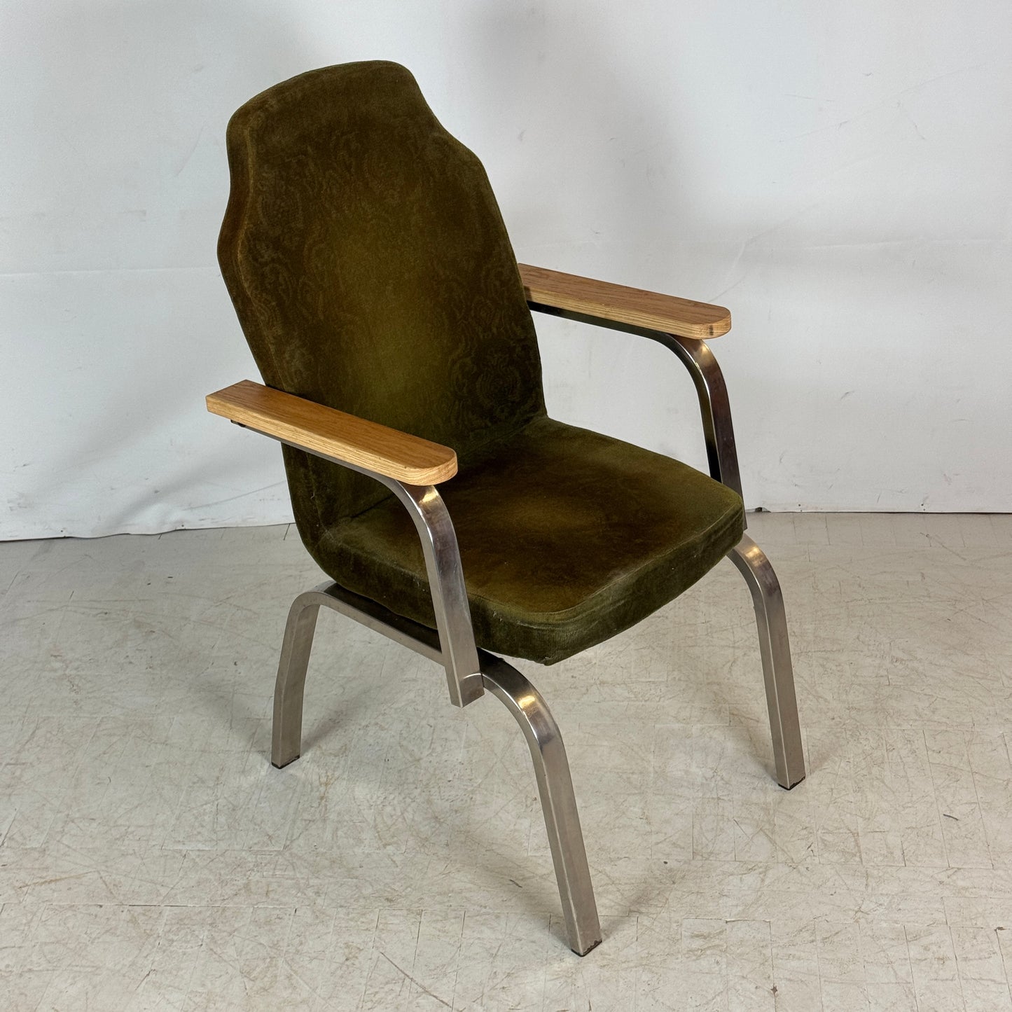 Brutalista Green Oak Armchair, 1960s