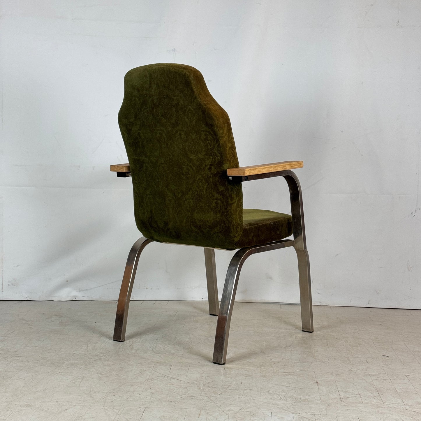 Brutalista Green Oak Armchair, 1960s