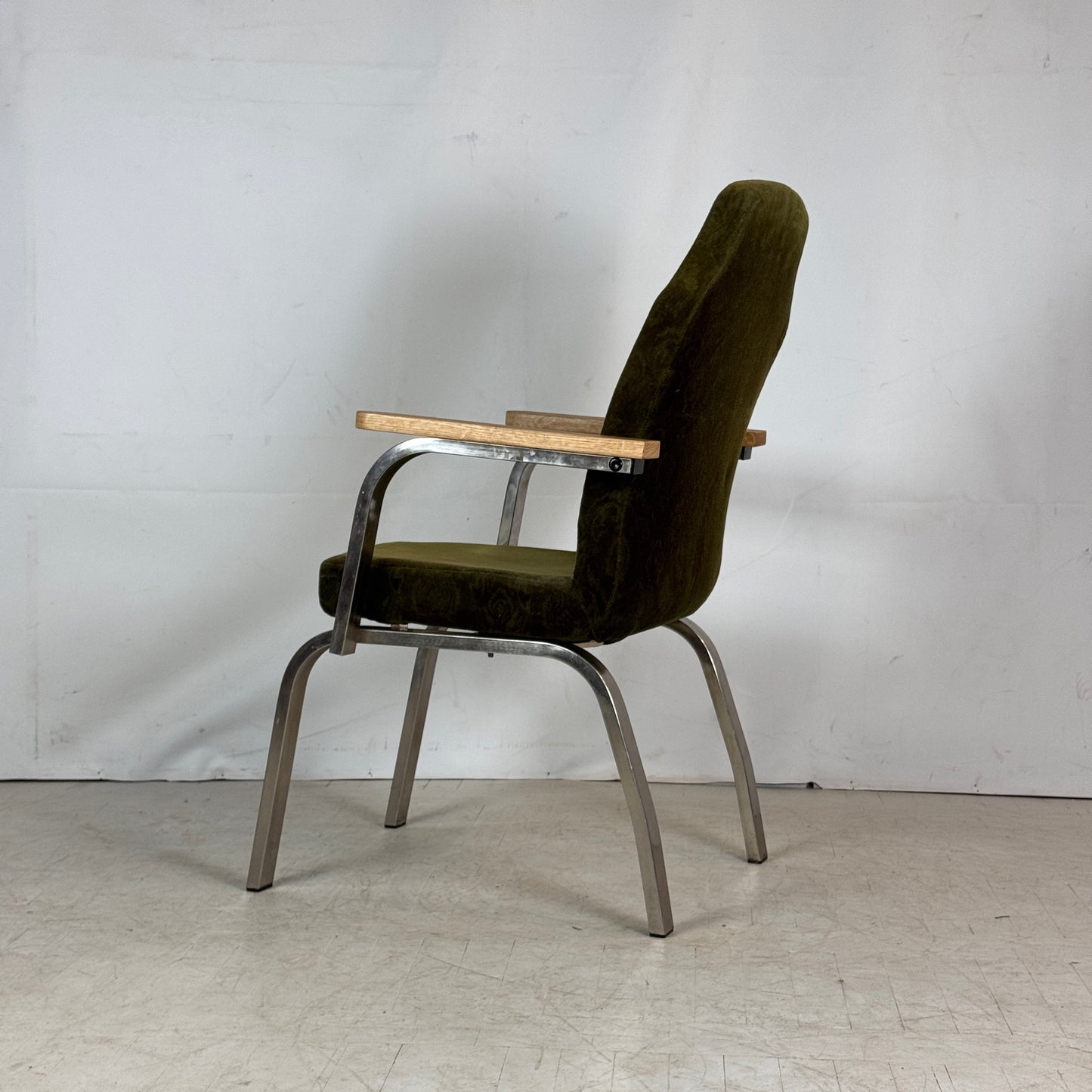 Brutalista Green Oak Armchair, 1960s