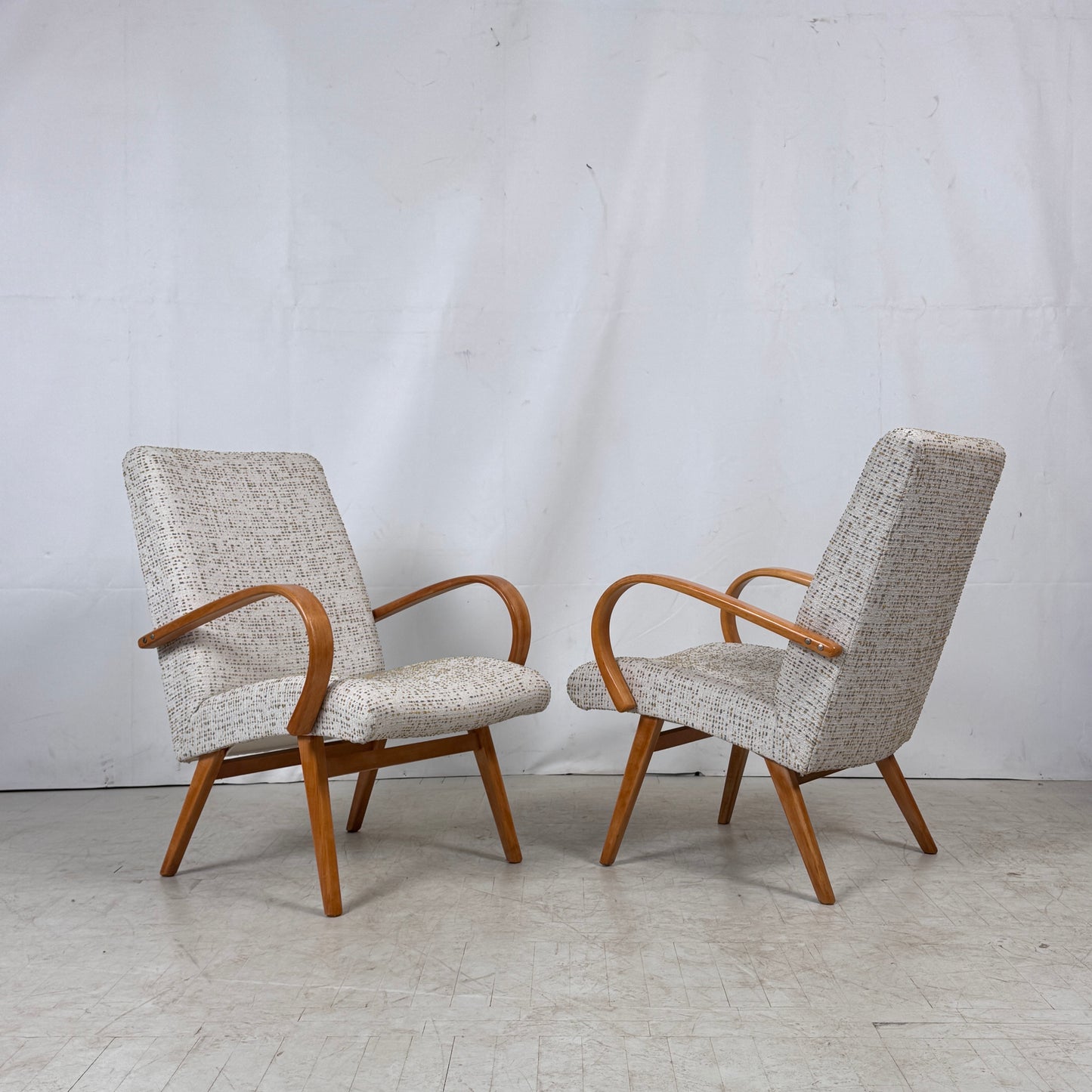 Pair of Jaroslav Smidek Retro Armchairs, 1960s – Czechoslovakian Design