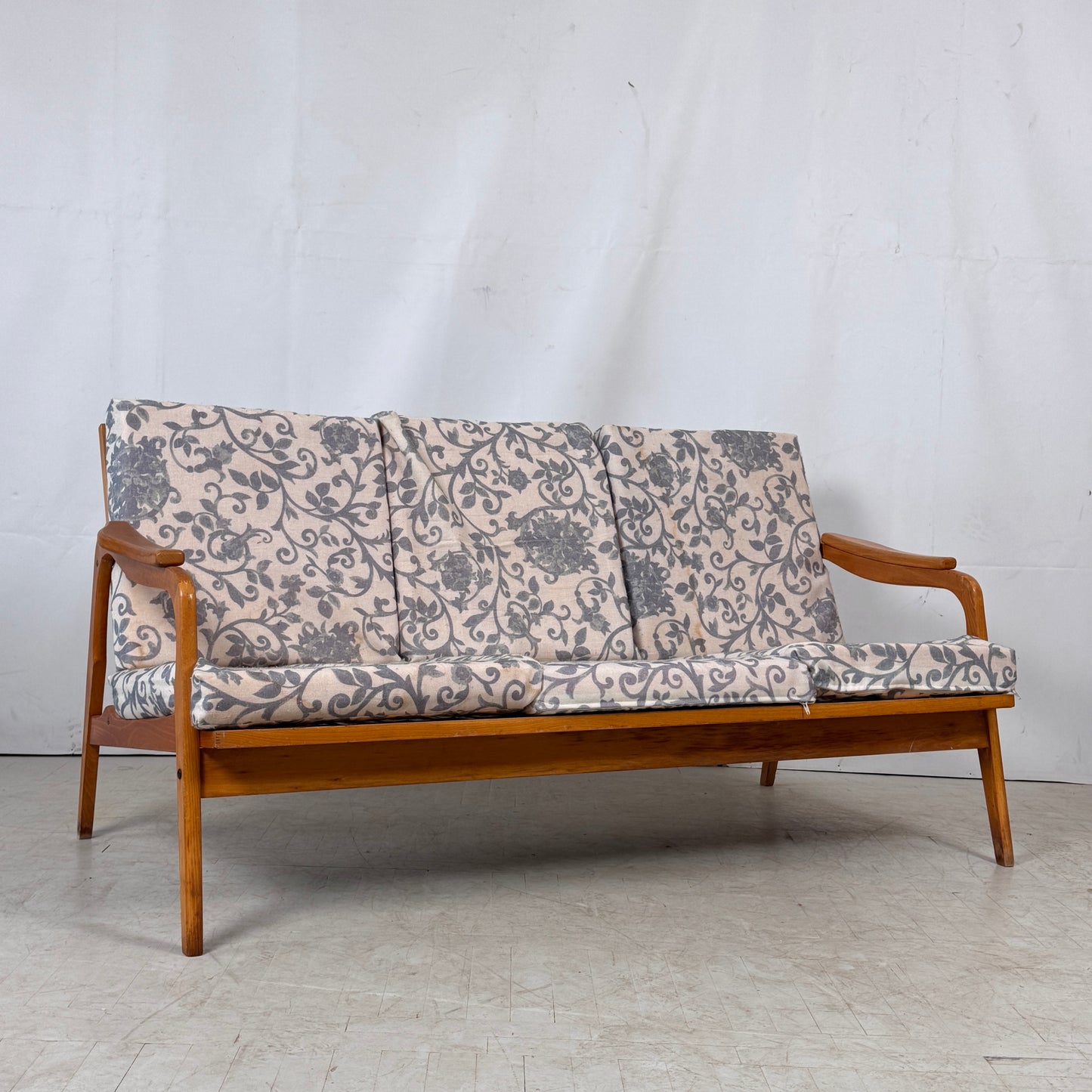 Vintage Hungarian Sofa Set, 1960s – Mid-Century Design
