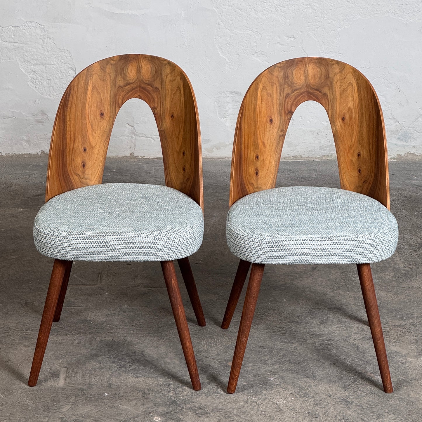 Set of 4 Dining Chairs by Antonín Šuman for Tatra Nábytok, 1960s – Fully Refurbished