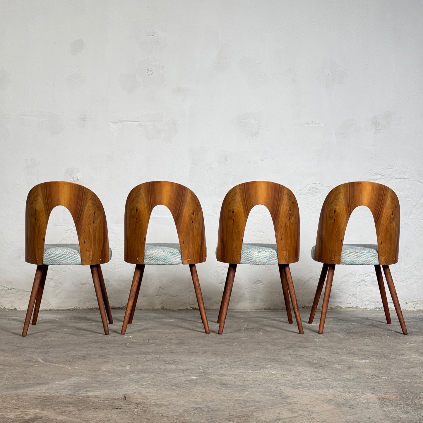 Set of 4 Dining Chairs by Antonín Šuman for Tatra Nábytok, 1960s – Fully Refurbished