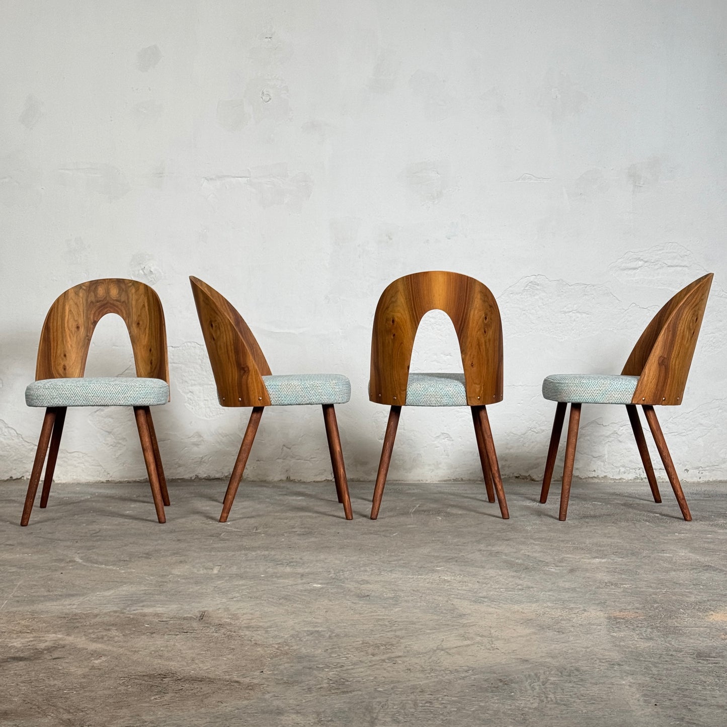 Set of 4 Dining Chairs by Antonín Šuman for Tatra Nábytok, 1960s – Fully Refurbished