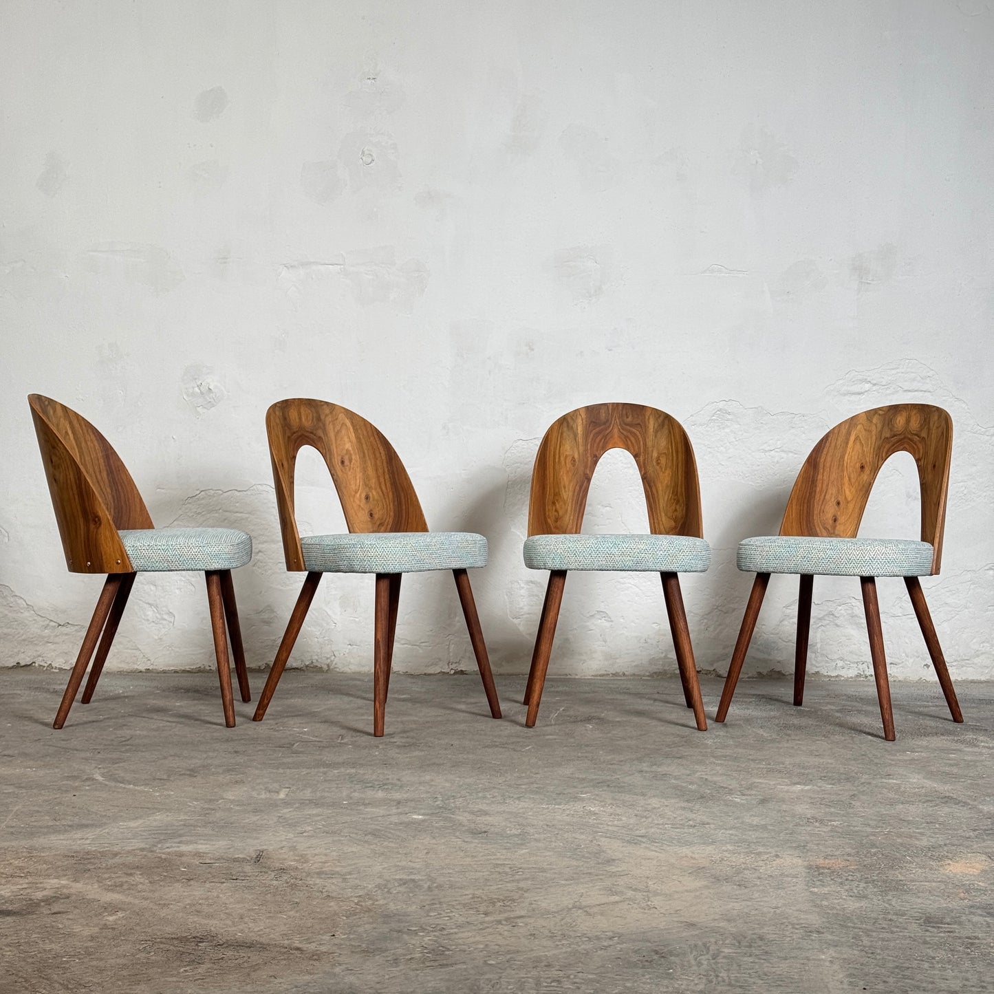 Set of 4 Dining Chairs by Antonín Šuman for Tatra Nábytok, 1960s – Fully Refurbished