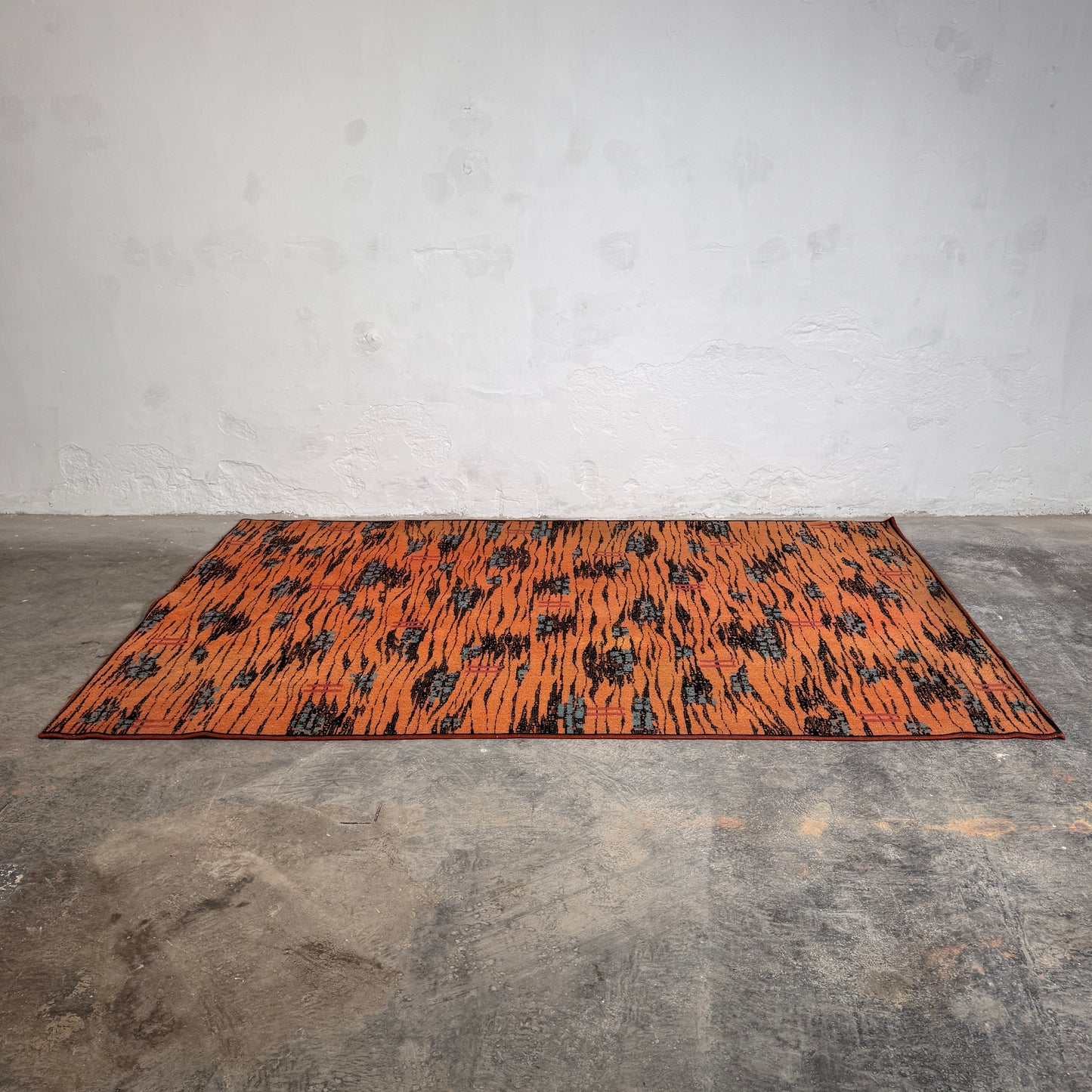 Red Hungarian Retro Carpet, 1960s – Vintage Design