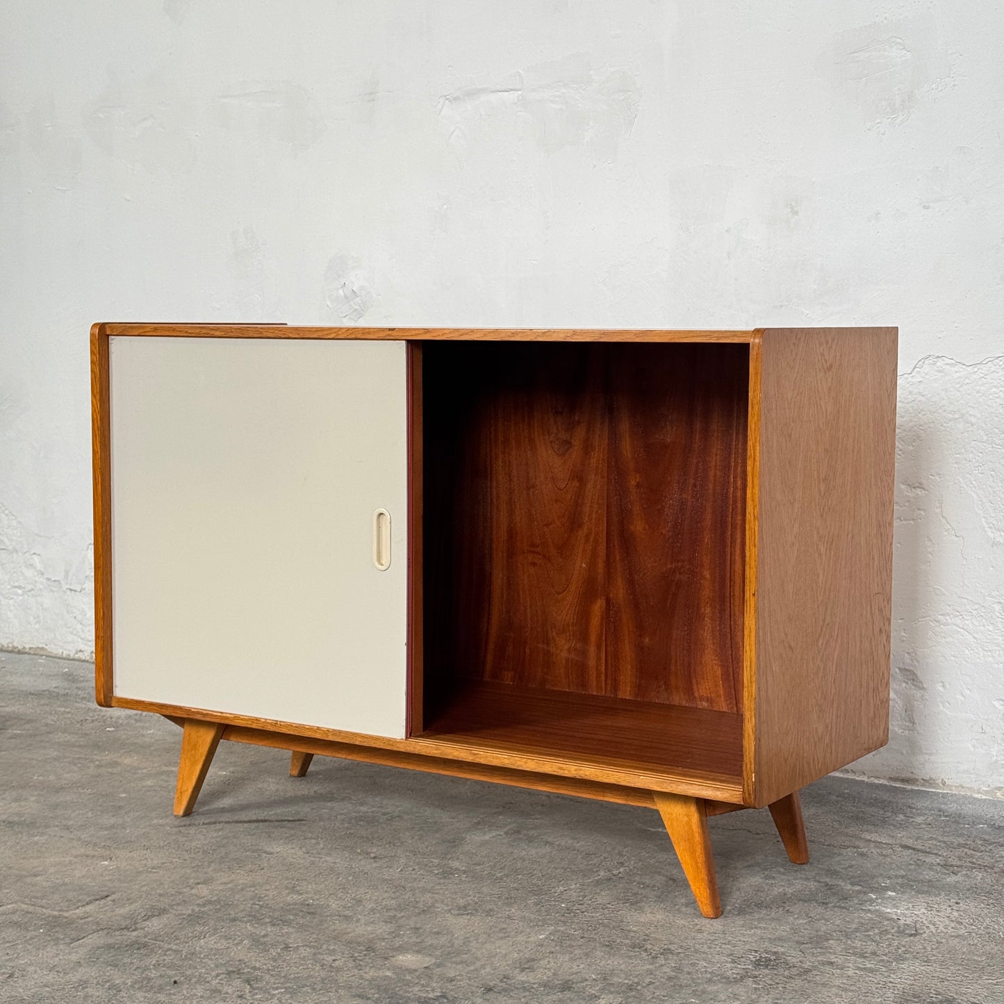 Jiří Jiroutek U-452 Sliding Door Sideboard, 1960s – Czechoslovak Design