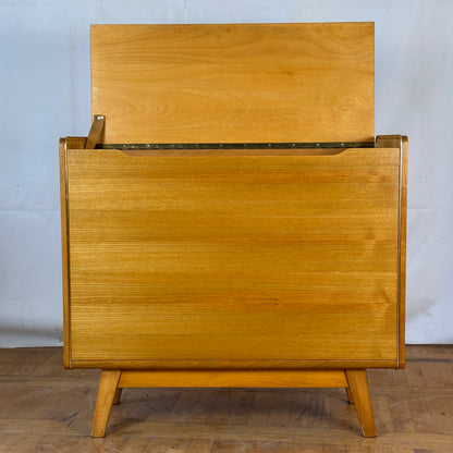 Bohumil Landsman U-391 sideboard for Jitona 1960s
