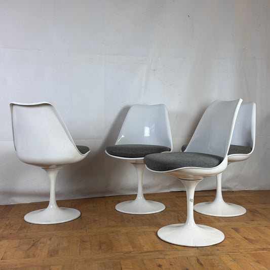 Set of 4 Eero Saarinen "Tulip" swivel dining chairs 1990s (replica)