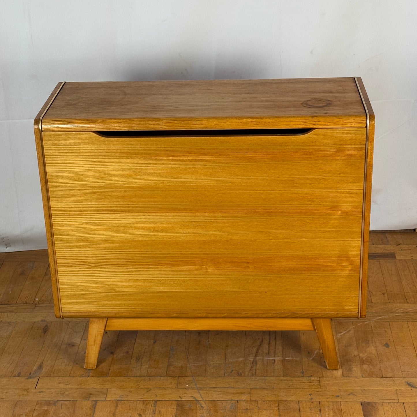 Bohumil Landsman U-391 sideboard for Jitona 1960s
