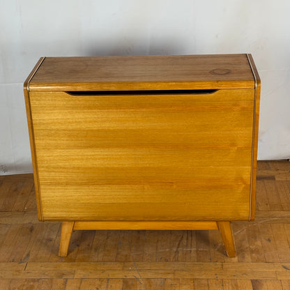 Bohumil Landsman U-391 sideboard for Jitona 1960s